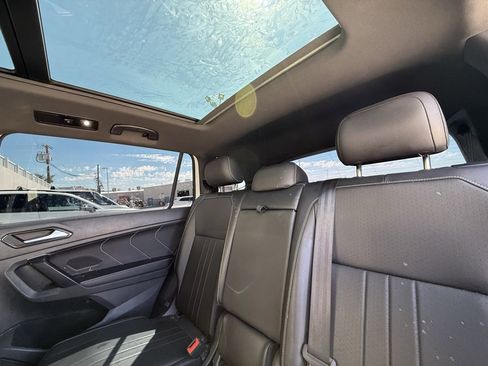 Certified 2024 Volkswagen Tiguan SE R-Line image 7