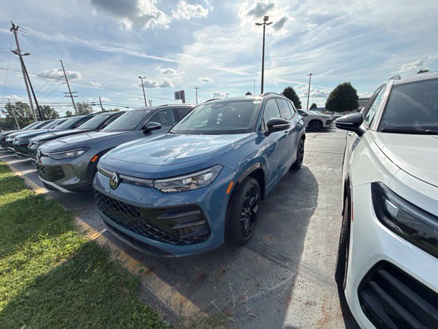 New 2026 Volkswagen Tiguan SE R-Line AWD/4WD image 3