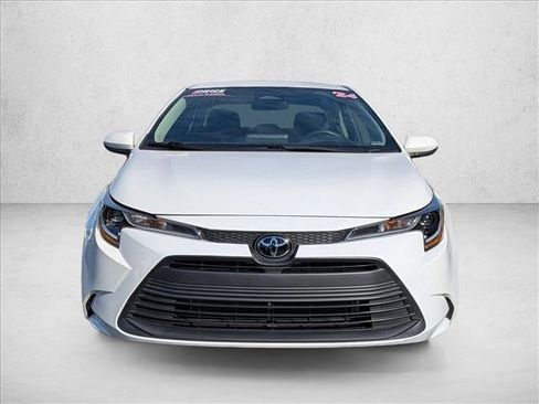 Used 2024 Toyota Corolla LE FWD image 2