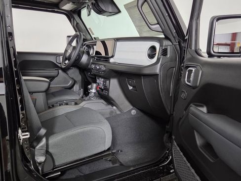 New 2026 Jeep Gladiator Sport AWD/4WD image 30