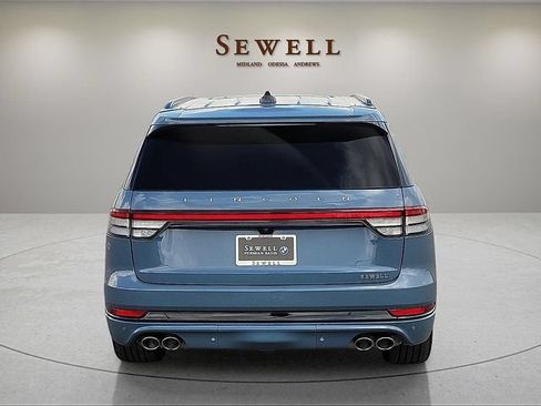 Used 2025 Lincoln Aviator Reserve w/ Luxury Package RWD image 4