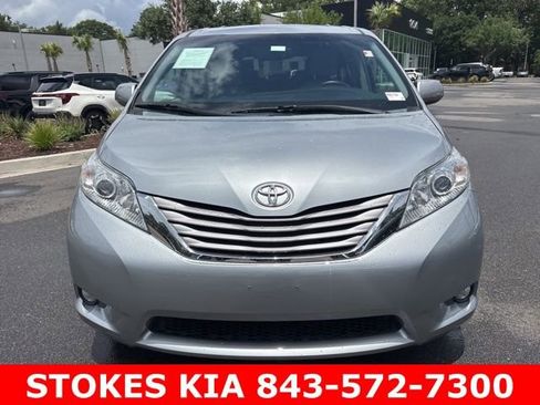 Used 2015 Toyota Sienna XLE Premium FWD image 2