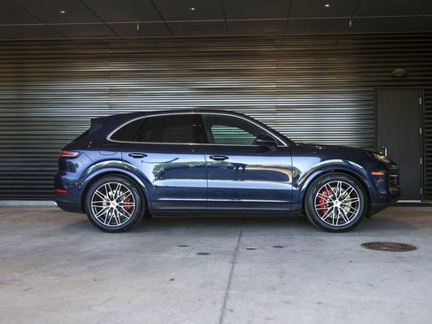 New 2026 Porsche Cayenne S AWD/4WD image 8