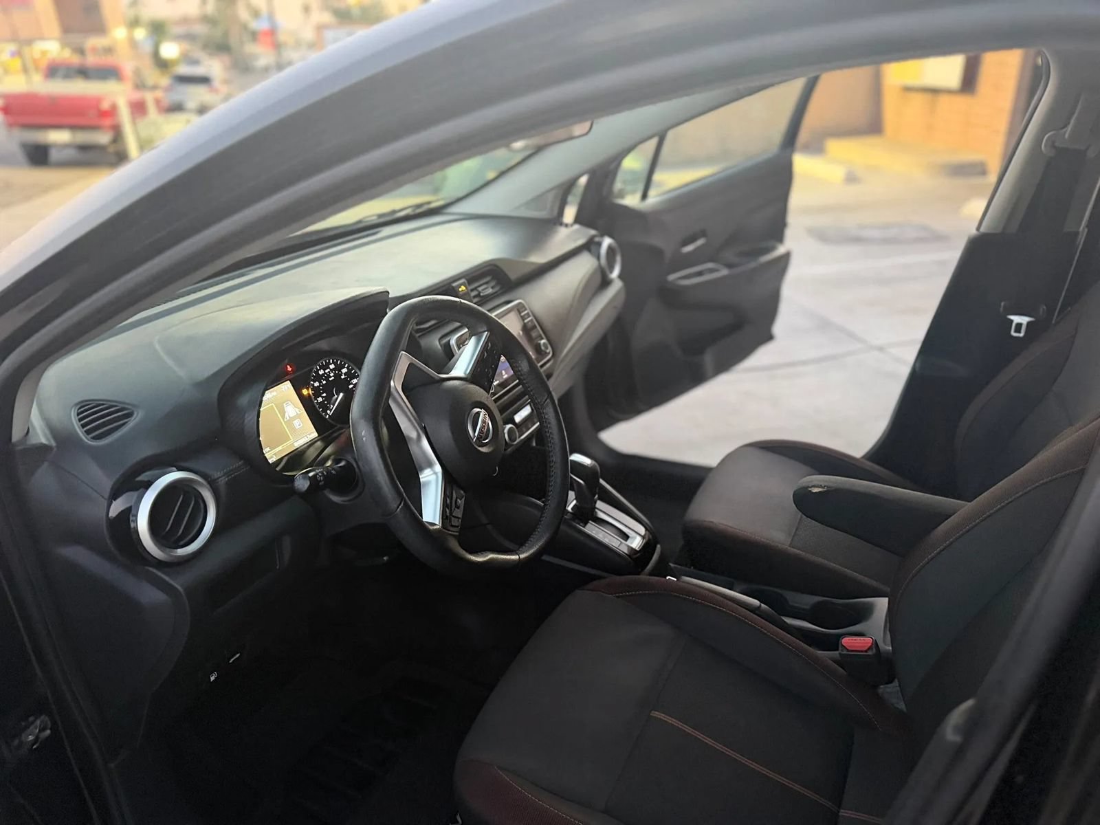 Used 2020 Nissan Versa SR FWD image 13