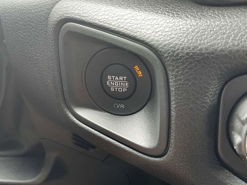 New 2025 Jeep Gladiator Sport image 15