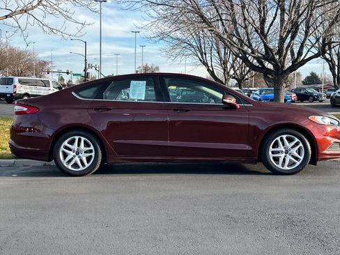 Used 2016 Ford Fusion SE image 8