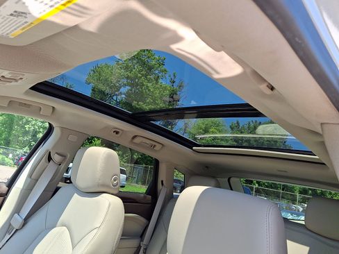 Used 2015 Cadillac SRX Luxury w/ Driver Awareness Package AWD/4WD image 15