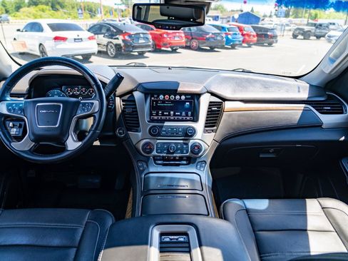 Used 2019 GMC Yukon Denali w/ Denali Ultimate Package AWD/4WD image 25