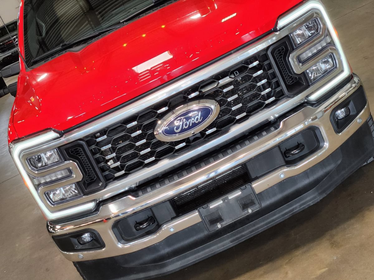 Used 2025 Ford F350 Lariat w/ Lariat Ultimate Package AWD/4WD image 17