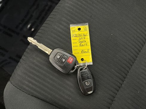 Used 2018 Toyota RAV4 LE w/ All Weather Liner Package AWD/4WD image 30