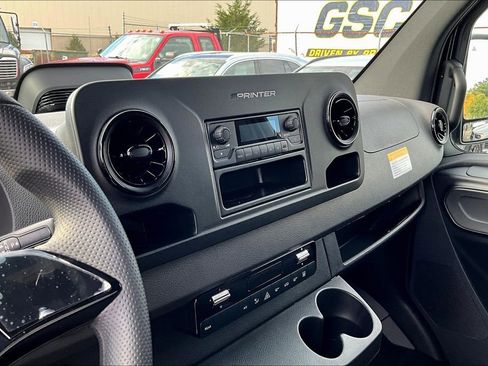 New 2025 Mercedes-Benz Sprinter 4500 image 6