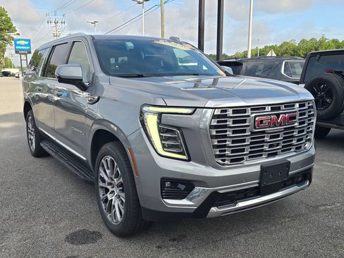 Used 2025 GMC Yukon XL Denali AWD/4WD image 1