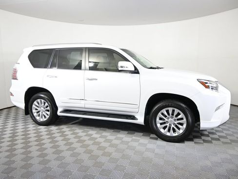Used 2014 Lexus GX 460 w/ Premium Package AWD/4WD image 8