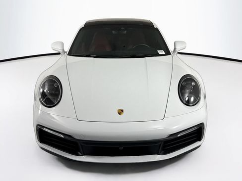 Used 2021 Porsche 911 Carrera RWD image 2