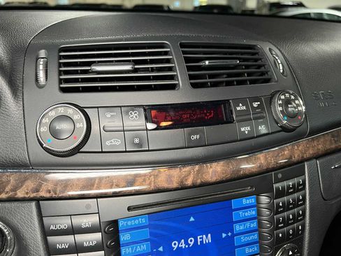 Used 2008 Mercedes-Benz E 350 4MATIC Sedan image 34