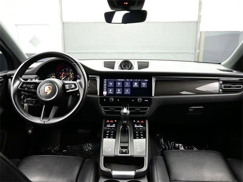 Used 2022 Porsche Macan image 20