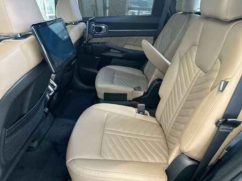 Certified 2025 Kia Sorento SX Prestige w/ Olive Brown Leather Package AWD/4WD image 25