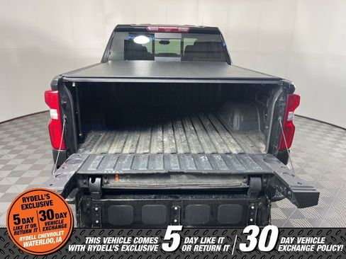 Used 2024 Chevrolet Silverado 1500 High Country w/ Midnight Edition AWD/4WD image 9