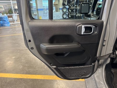 Used 2021 Jeep Wrangler Unlimited Sahara w/ Uconnect 4C Nav & Sound Group AWD/4WD image 26