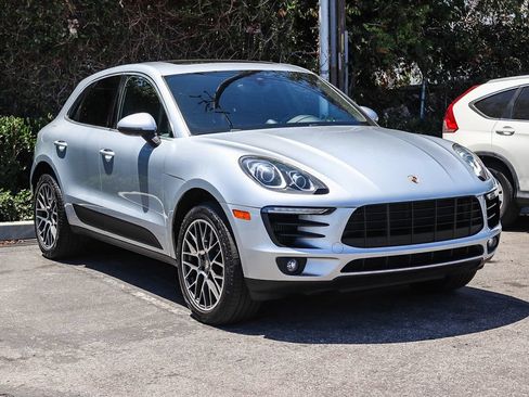 Used 2018 Porsche Macan S AWD/4WD image 3
