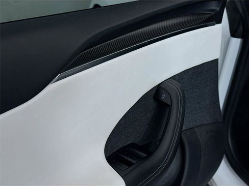 Used 2022 Tesla Model S AWD image 13