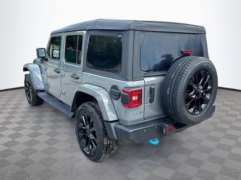 Used 2023 Jeep Wrangler Unlimited Sahara w/ Cold Weather Group AWD/4WD image 8