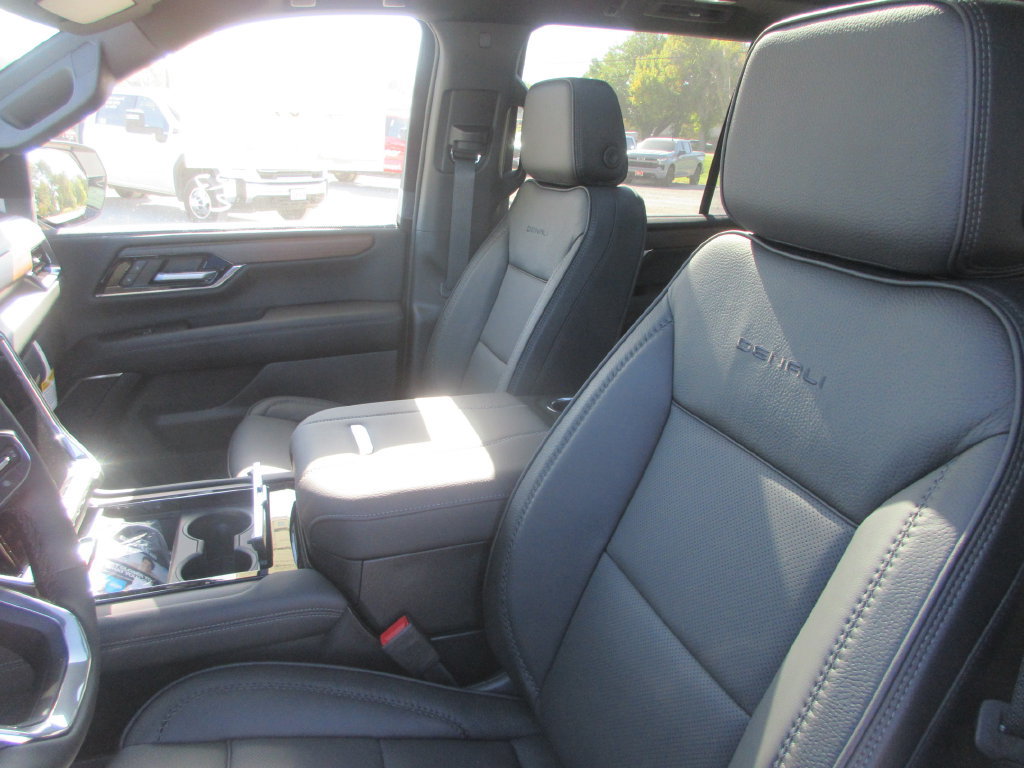New 2027 GMC Yukon Denali w/ Sun & Power Step Package AWD/4WD image 11