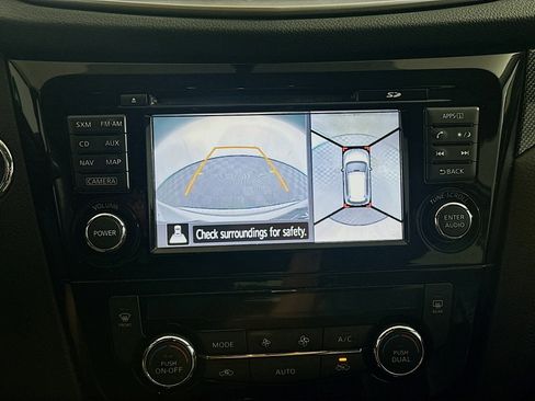 Used 2015 Nissan Rogue SL FWD image 22