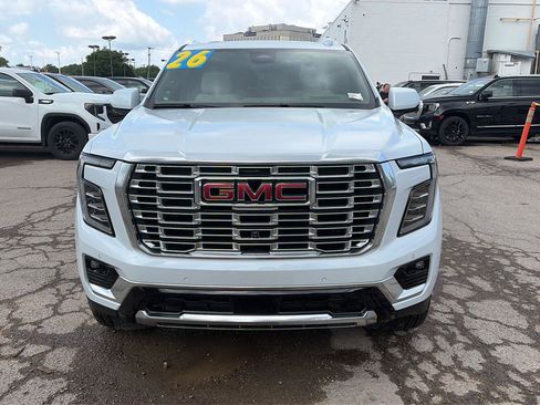 Used 2026 GMC Yukon Denali w/ Denali Reserve Package AWD/4WD image 8