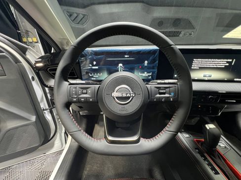 New 2026 Nissan Kicks SR FWD image 9