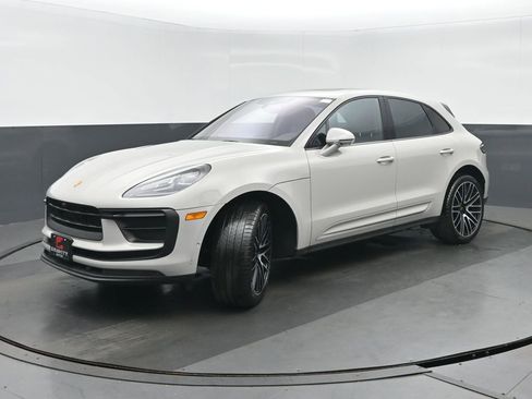 Used 2022 Porsche Macan AWD/4WD image 7