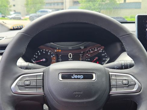 Used 2023 Jeep Compass Limited AWD/4WD image 29