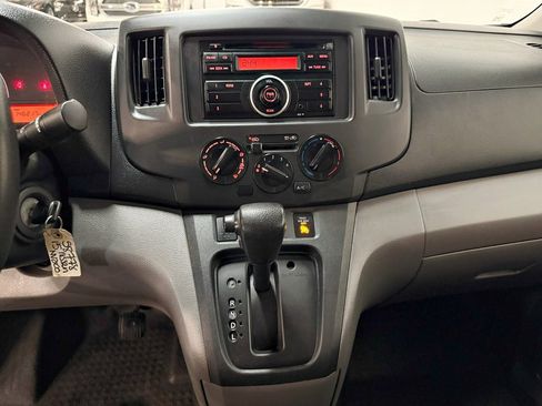 Used 2015 Nissan NV200 S image 14