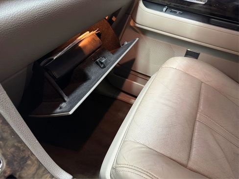 Used 2016 Lincoln Navigator L Select image 29