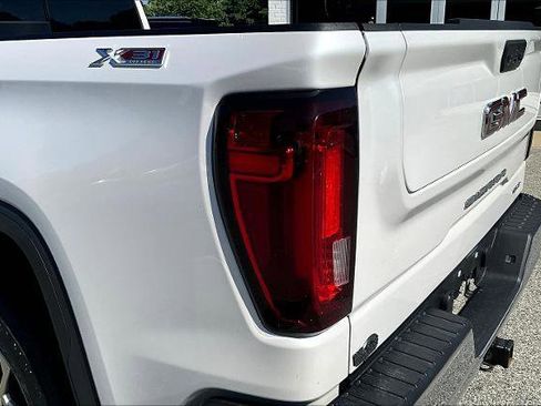 Used 2023 GMC Sierra 1500 SLT w/ SLT Premium Package image 24