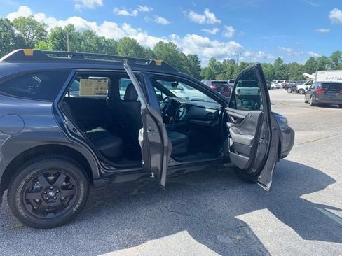 Used 2025 Subaru Outback Wilderness AWD/4WD image 11