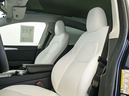 Used 2024 Tesla Model Y Performance image 18