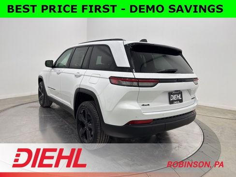 New 2025 Jeep Grand Cherokee Limited w/ Black Appearance Package image 5