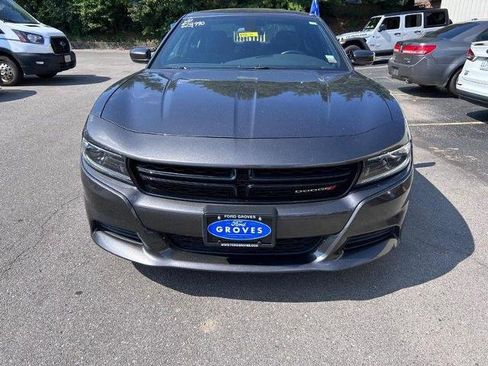 Used 2022 Dodge Charger SXT image 2
