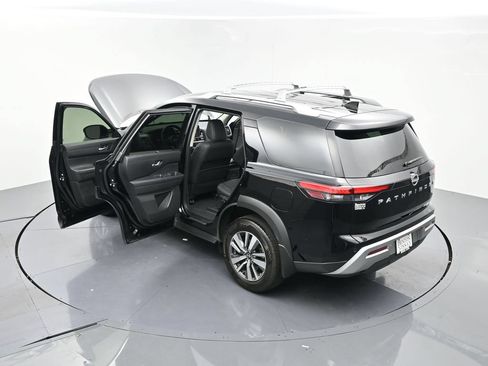 Used 2025 Nissan Pathfinder SL AWD/4WD image 21