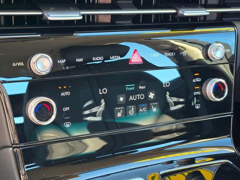 Used 2025 Genesis G80 2.5T image 21