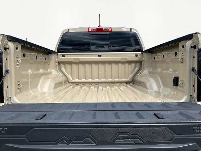 Used 2024 Chevrolet Colorado Z71 w/ Z71 Convenience Package 2 AWD/4WD image 29
