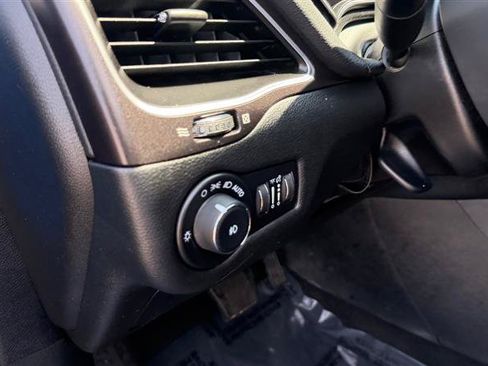 Used 2021 Jeep Cherokee Trailhawk AWD/4WD image 29