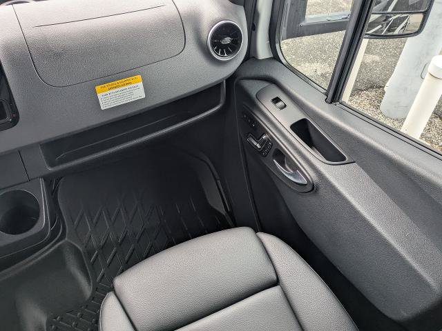 Used 2020 Mercedes-Benz Sprinter 3500 image 23