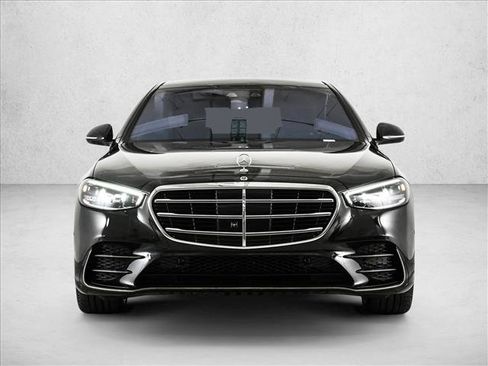 Used 2023 Mercedes-Benz S 500 4MATIC image 2