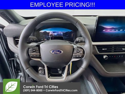 New 2026 Ford Explorer Platinum AWD/4WD image 8