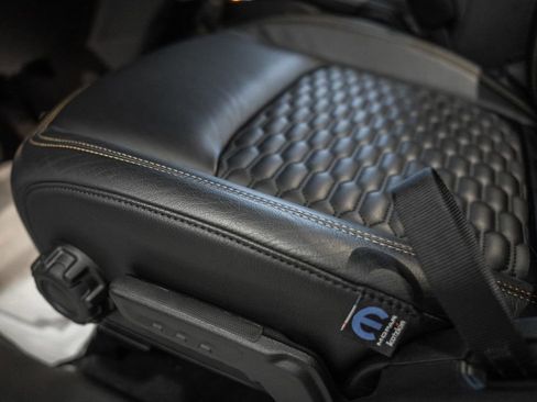 New 2025 Jeep Gladiator Sport image 31