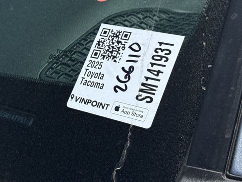 Used 2025 Toyota Tacoma TRD Off-Road w/ TRD Off Road Premium Package image 34