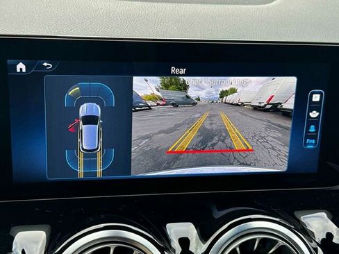 Used 2025 Mercedes-Benz GLA 250 4MATIC image 26