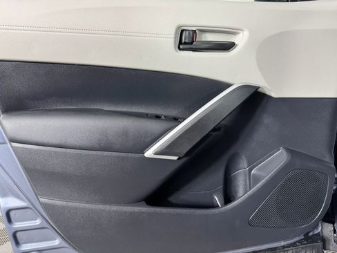 Used 2024 Toyota Corolla Cross L image 33
